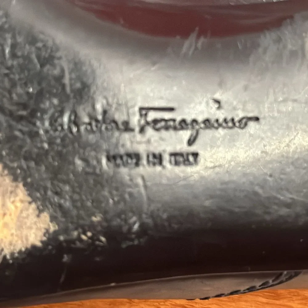 Salvatore Ferragamo Pumps Womens Black Leather Gancini Pointed Toe Low‎ Heel 9.5